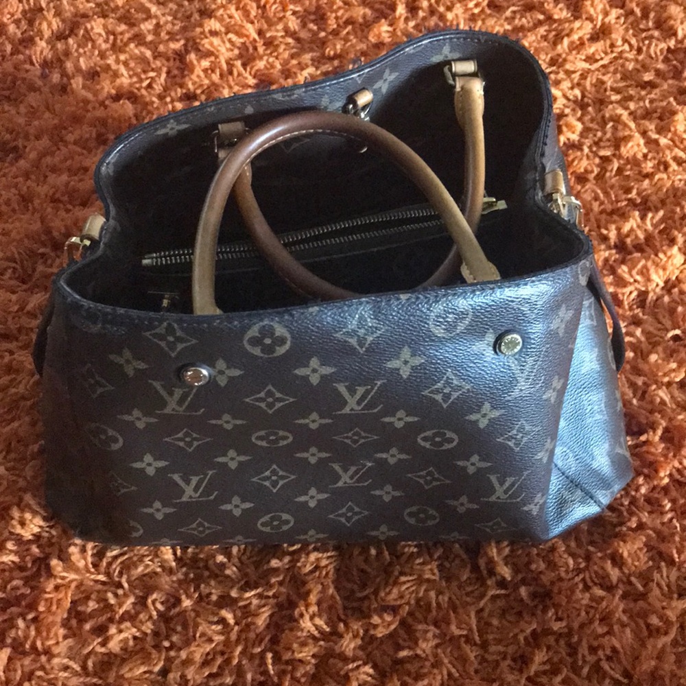 Louis Vuitton purse